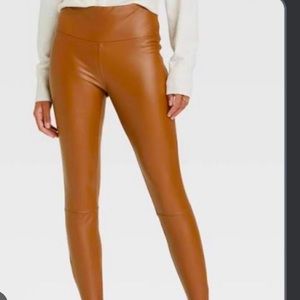 Cute high waisted faux leather leggings in an cognac brown color!- Size S/M